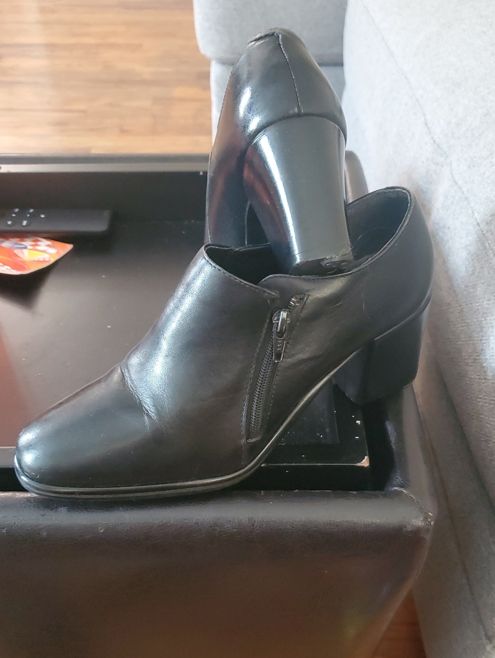 Cathy Jean Black Leather Women's Zip-Heel Ankle Pumps